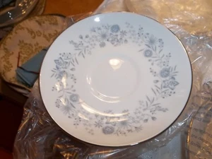 Wedgwood Belle Fleur Blue Flowers Platinum Rim Bone-China White SAUCER NEW - Picture 1 of 4