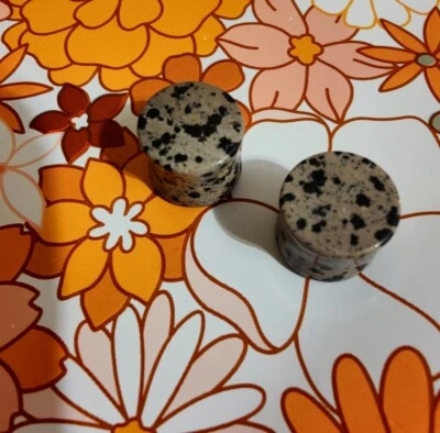 Tapones de jaspe dálmata - Sillín doble acampanado de 14 mm (9/16"), ¡piedra real!  Foto 1 de 3