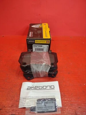 Pastillas de freno de rendimiento Akebono ASP960 para Nissan 350Z 2004-2006 Sentra 2003-2009 Foto 1 de 4