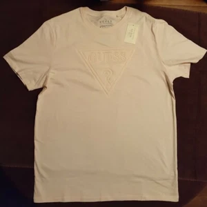 Neu Herren GUESS Blushed Bride hellrosa geprägtes T-SHIRT Größe Medium - Bild 1 von 2
