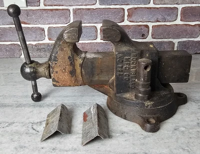 Vintage Rock Island 72C Bench Vise Swivel Base 3-1/2" Jaws Made In USA - Image 1 of 4