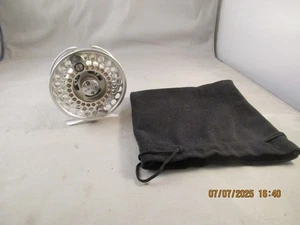 Orvis Access Mid Arbor III Fly Reel with backing line used good condition w/bag - Picture 1 of 10