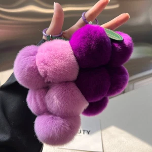 Lindo accesorio colgante de llave de coche con forma de uva llavero de piel de conejo peludo Rex - Imagen 1 de 14