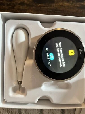 Google Nest T3007ES - Learning Thermostat - Image 1 of 4