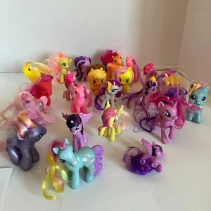 My Little Pony lotto di 22 figurine assortite - Foto 1 di 24
