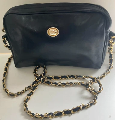 Cartera de cuero azul marino genuino firmada por Monet con correas trenzadas Foto 1 de 4