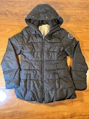 Chaqueta acolchada para niños Abercrombie and Fitch S forrada de lana con capucha Foto 1 de 4