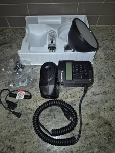 Quantum Qflash T4d TTL Blitzsystem + Reflektor + Quantum QP-5 Blitzröhre +... - Bild 1 von 8