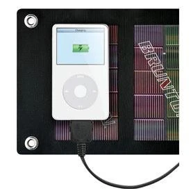 Cargador solar plegable Brunton Solaris i6 para iPod y electrónica pequeña 6 vatios Foto 1 de 4
