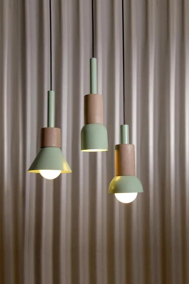 3件套斯堪的纳维亚奶油吊坠灯三件套-木质细节吸顶灯 — 第 1/1 张图片