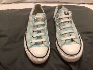 CONVERSE ALL STAR CHUCK TAYLOR  WOMANS SZ-6-BABY BLUE WHITE SHADOW ANIMALS