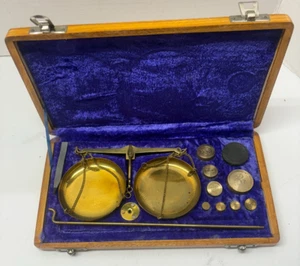 Antique Brass Jewelry Scale Velvet & Wood Box Goldsmith Weight Balance in Grams - Picture 1 of 4