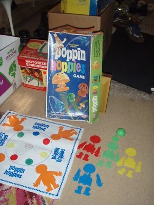 vintage 1968 Ideal POPPIN HOPPIES action game in Box 2528-8 - Image 1 of 4