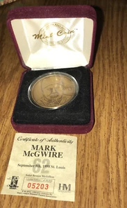 HIGHLAND MINT MARK MCGWIRE 62 HOME RUN BRONZO MEDAGLIONE MONETA COA - Foto 1 di 6