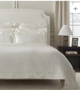 Sferra Giza 45 Egyptian cotton Sateen 1840 White Queen Fitted sheet New - Picture 1 of 4