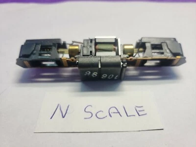 N SCALE MOTOR BRASS FLYWHEEL GEARS WEIGHTS CHASSIS WIRED Life-like SD7 LOCOMOTIV - Image 1 of 4