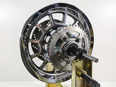 Llanta trasera Triumph America Straight 2011 15x3,5 cromada T2015265 Foto 1 de 4