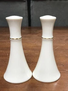 Lenox Salt & Pepper Shakers. Cream & Gold Trim - Picture 1 of 6