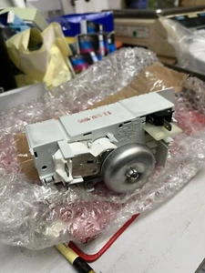 Delonghi Microonde DEL521393 Timer 2757ICEB/W M/W 57-J13 - Foto 1 di 3