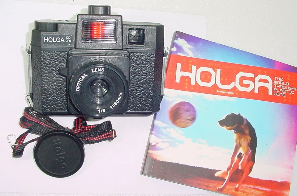 Lomography Holga 120 Film Camera with 60mm F8 Lens in Black - Mint Condition - Image 1 of 4