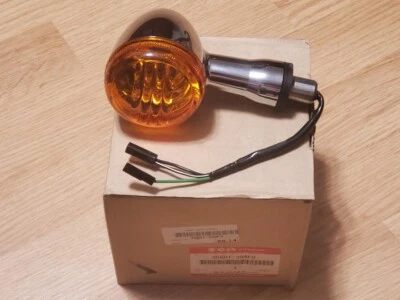 New OEM Suzuki 2007-2020 Boulevard M50/90/109 Front Right Turn Lamp 35601-38AF0 - Image 1 of 4