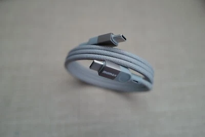 Cable de carga magnético autoorganizado MOMAX para teléfonos inteligentes iPhone, Android. Foto 1 de 4