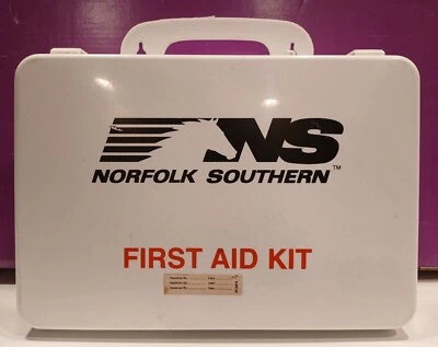 Bonito kit de primeros auxilios de ferrocarril NORFOLK SOUTHERN "Perfecto para una habitación de tren modelo" Foto 1 de 4