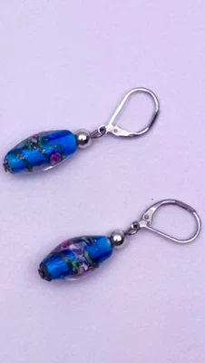 Pendientes colgantes florales rosas con cuentas azules medianos de vidrio artístico clásicos elegantes de acero inoxidable Foto 1 de 4