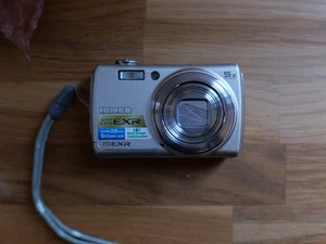 Fujifilm FinePix F200 EXR – guter Zustand – Zubehörpaket - Bild 1 von 6