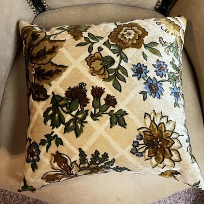 Cojín floral de terciopelo de algodón Foto 1 de 2