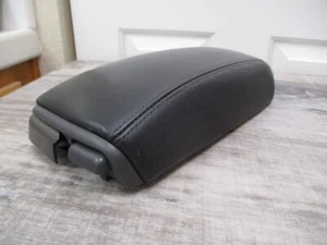 1998-2000 Volvo S70 V70 Console Lid Cup Holder Armrest Black Leather OEM CA Car - Foto 1 di 18