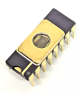 1 Stück ST62E01CF1 | 2K EPROM | 8-bit MCU | 64b RAM | 9 I/O Ports | CDIP16W |STM - Picture 1 of 5