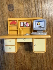 Keenway Sweet Streets Puppenhausgröße Computer Schlafzimmer Schreibtisch - Bild 1 von 7