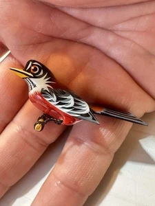 Vintage TAKAHASHI style Robin bird Handmade Painted Wood pin brooch Lovely! - Picture 1 of 14