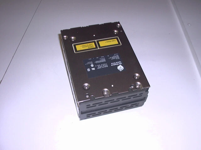 Unidad óptica NeXT Cube N3000, disco opcional 256 MB, cable, paquete de filtro, DOA PROP Foto 1 de 1