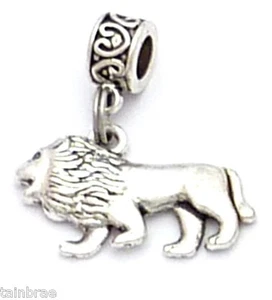 2D Lion Charm Dangle - Picture 1 of 3