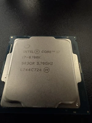 Intel Core i7-8700K 3,70 GHz 6 núcleos SR3QR 12 hilos LGA 1151 Foto 1 de 2