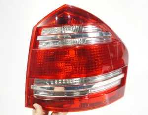 07-2009 mercedes x164 gl320 gl450 luz trasera lado derecho del pasajero luz trasera - Imagen 1 de 9