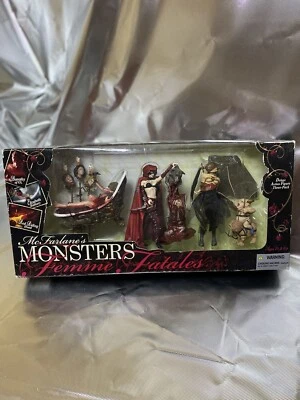 Juego de caja premium de 3 figuras Femme Fatales nuevo en caja/raro McFarlane Monsters como nuevo 2006 Foto 1 de 4