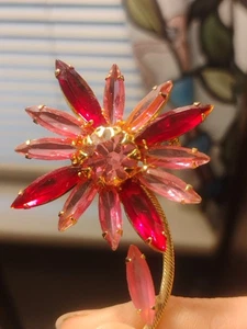 Vintage fantastic JULIANA D&E flawless goldtone rhinestone flower Brooch Pin - Picture 1 of 9