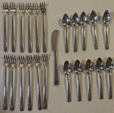 Onieda Nobility Plate Caprice Cocktail (12) Garfos (10) Colheres e (1) Espalhador de Facas - Imagem 1 de 4