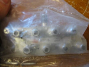 Nuovo Vintage 8-Way Splitter TV / 8-Outs 1-In / Uhf Vhf Fm ? / 5-900 MHZ #ASU-8 - Foto 1 di 2