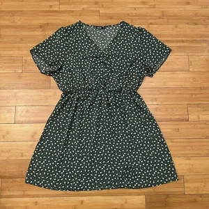 Shein Curve Green Short Sleeve V-Neck Floral Dress Women’s Plus Size 3XL XXXL - Picture 1 of 6
