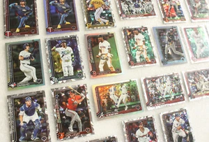 Topps 2025 MLB Series One parallèles Diamant & Rainbow Silver - Cartes au choix - Zdjęcie 1 z 26