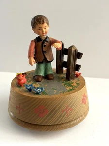 Vtg ANRI Music Box Wood Boy Fence Meadow ‘As Time Goes By’ Germany Folk Art - Picture 1 of 15