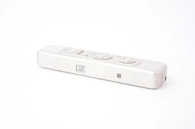 Cámara miniatura Minox C #2336006 Lente Minox f/3,5 - 15 mm. Foto 1 de 4