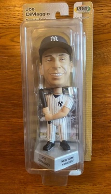 Bobblehead Joe DiMaggio 2003 edición especial de Playmakers (en rayas) Foto 1 de 4