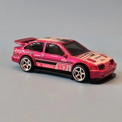 HOT WHEELS 2026 UNSPUN SUPER TREASURE HUNT 87 FORD SIERRA COSWORTH-RANDOM WHEELS - Image 1 of 4