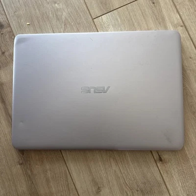 ASUS ZenBook UX305F 13.3" Intel M-5Y10c 8GB RAM sin probar como está Foto 1 de 4