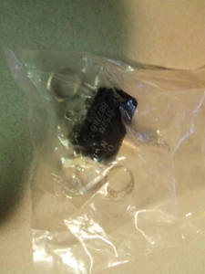 NEW Cutler Hammer 8827K5 Momentary SPDT On/Off Toggle Switch ST52M - Picture 1 of 2